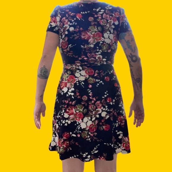 UO Floral Stretch Velvet Mini Dress Size Med - Picture 4 of 4